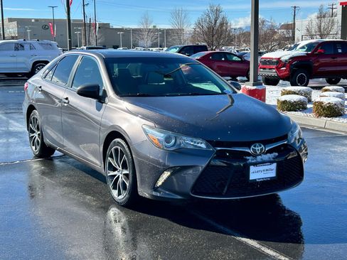 Used 2015 Toyota Camry XSE w/ Moonroof Package image 7
