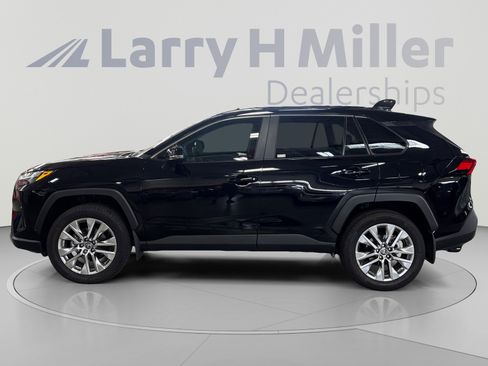 Used 2025 Toyota RAV4 XLE Premium w/ Weather Package AWD/4WD image 2