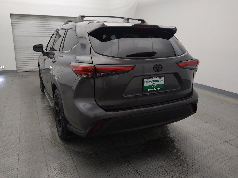 Used 2022 Toyota Highlander L FWD image 6
