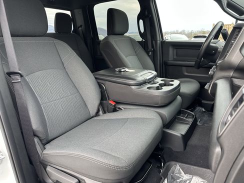 Used 2024 RAM 3500 Tradesman w/ Chrome Appearance Group image 10