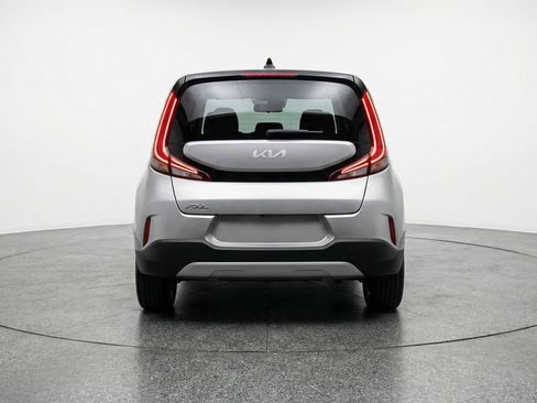 Used 2025 Kia Soul LX w/ LX Technology Package image 6