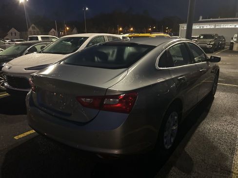 Used 2024 Chevrolet Malibu LT image 3