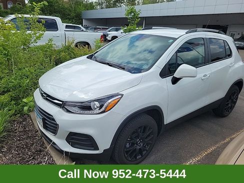 Used 2022 Chevrolet Trax LT w/ Driver Confidence Package AWD/4WD image 1