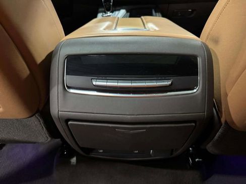 Used 2021 Cadillac Escalade Premium Luxury image 19