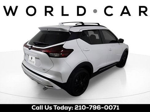 Used 2024 Nissan Kicks SR w/ Exterior Package image 7