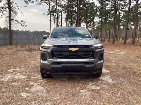 New 2025 Chevrolet Colorado LT w/ LT Convenience Package AWD/4WD image 8