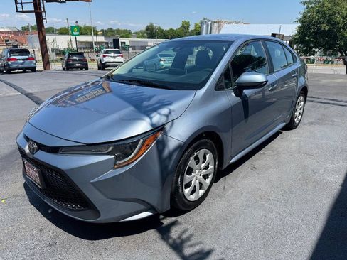 Used 2020 Toyota Corolla LE FWD image 4