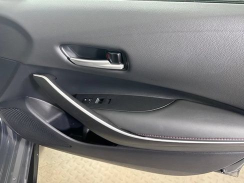 Used 2025 Toyota Corolla SE w/ SE Premium Package FWD image 9