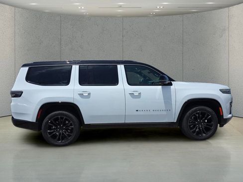 New 2026 Jeep Grand Wagoneer Summit AWD/4WD image 3