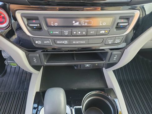 Used 2018 Honda Ridgeline RTL-E image 33