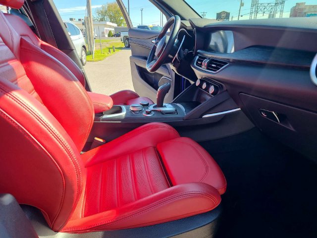Used 2023 Alfa Romeo Stelvio Sprint AWD/4WD image 18