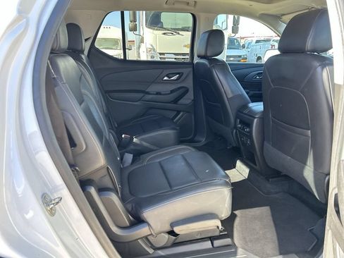Certified 2021 Chevrolet Traverse Premier w/ Redline Edition FWD image 23