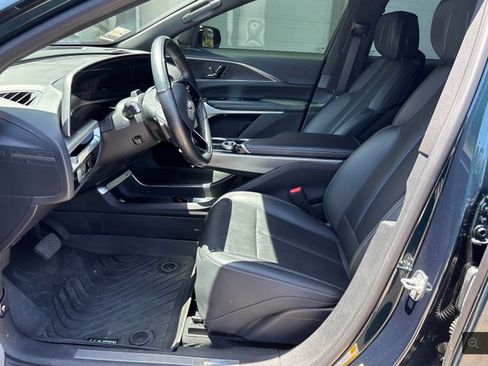 Used 2024 Cadillac Lyriq Luxury AWD/4WD image 5