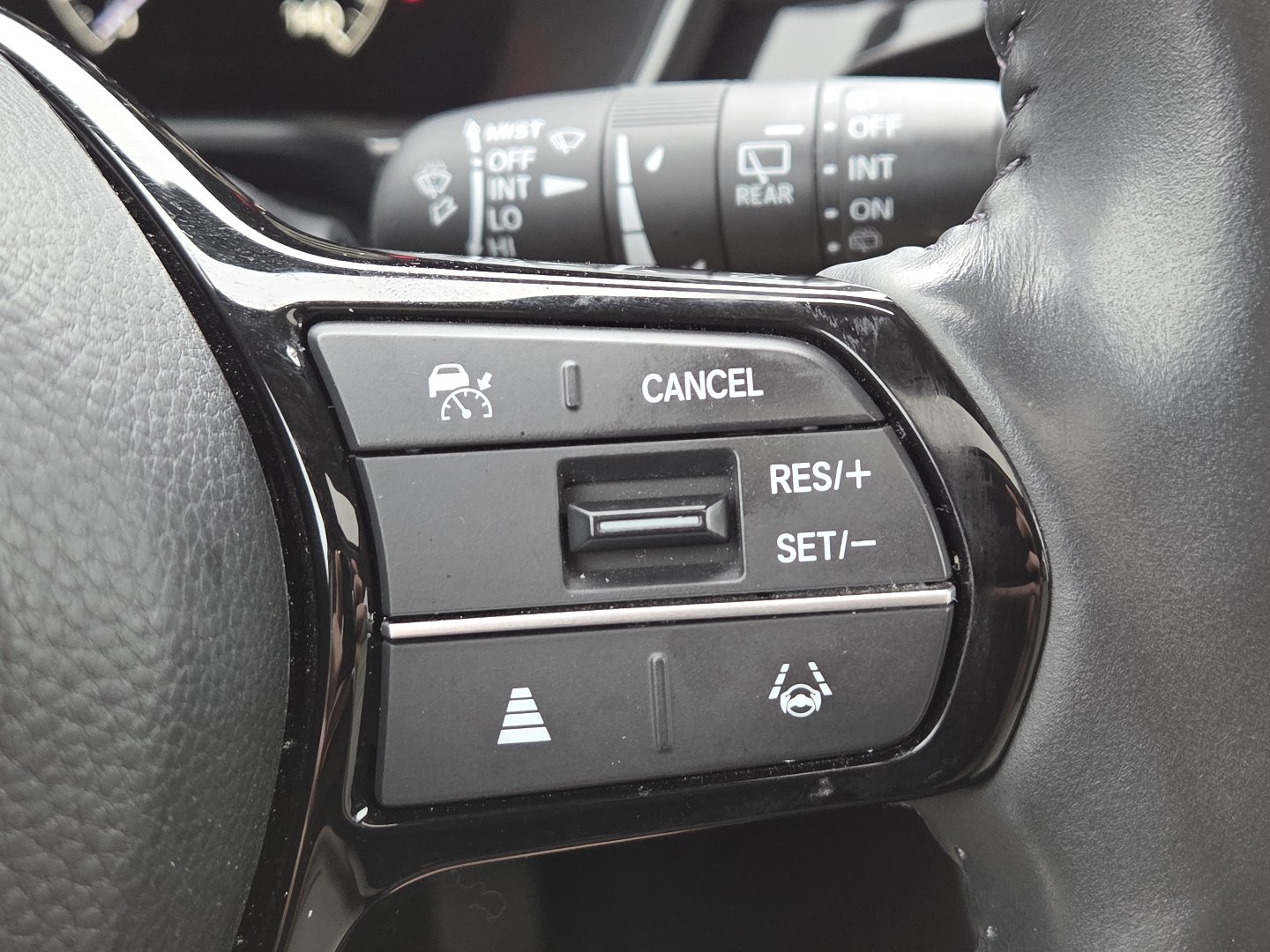 Used 2024 Honda CR-V EX-L image 9