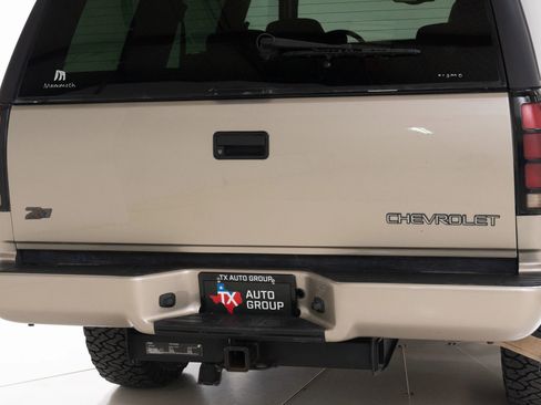 Used 2000 Chevrolet Tahoe Z71 w/ Comfort & Security Pkg image 15