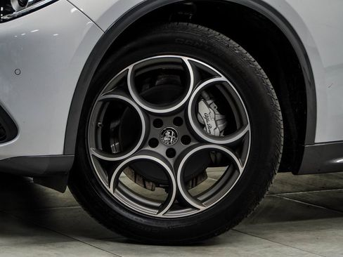 Used 2023 Alfa Romeo Stelvio Ti image 3