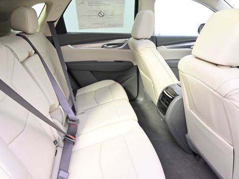 New 2025 Cadillac XT5 Premium Luxury w/ LPO, Floor Liner Package image 18