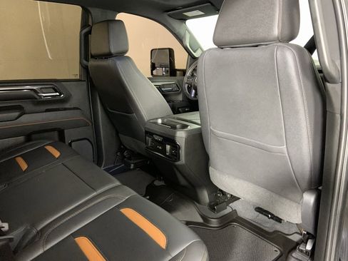 Used 2024 GMC Sierra 2500 AT4 w/ AT4 Premium Plus Package image 13