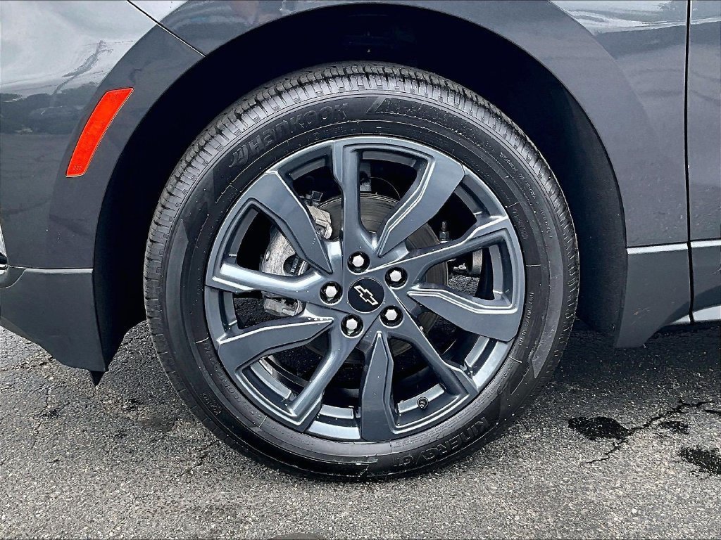 Used 2022 Chevrolet Equinox RS w/ Infotainment Package AWD/4WD image 7