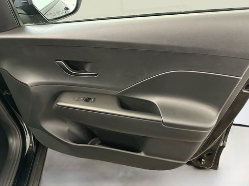 Used 2025 Hyundai Kona SEL image 33