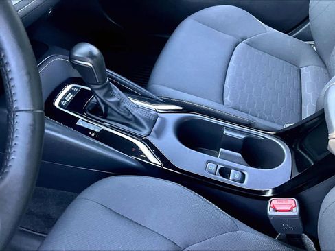 Used 2025 Toyota Corolla SE w/ SE Package FWD image 15