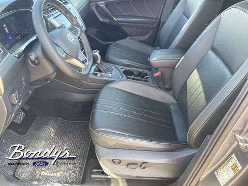 Used 2024 Volkswagen Tiguan SE image 13