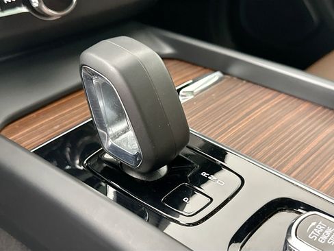 Certified 2023 Volvo XC60 B5 Plus w/ Protection Package Premier image 17