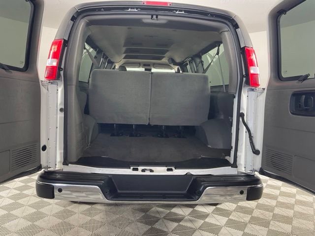 Used 2024 Chevrolet Express 3500 LT w/ LT Preferred Equipment Group RWD image 8