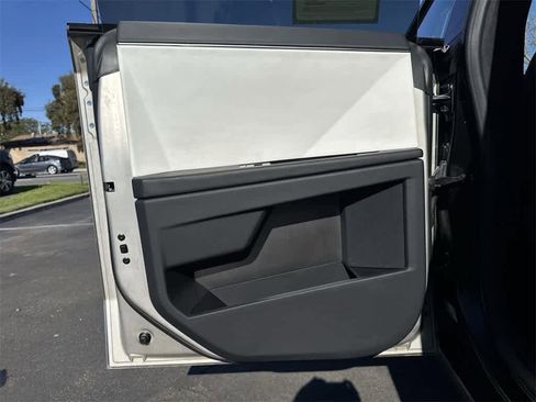 Used 2024 Tesla Cybertruck AWD Crew Cab image 29