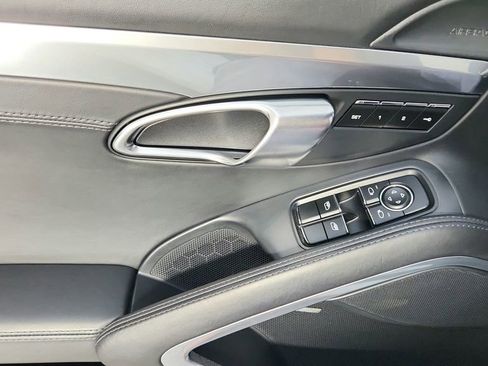 Used 2014 Porsche 911 Carrera S image 16