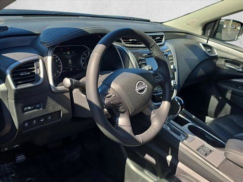 Used 2024 Nissan Murano SL image 9