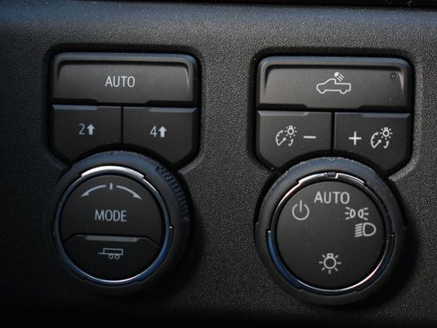 Used 2025 Chevrolet Silverado 1500 LT w/ Protection Package image 19