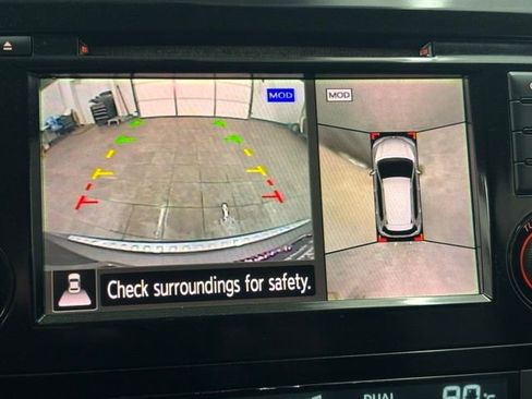 Used 2018 Nissan Rogue SV w/ Sun & Sound Touring Package image 27