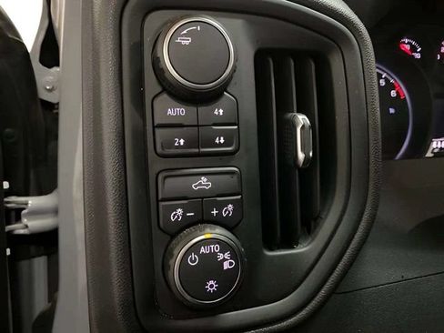 Used 2025 Chevrolet Silverado 1500 Custom Trail Boss w/ LPO, Dark Essentials Package AWD/4WD image 27
