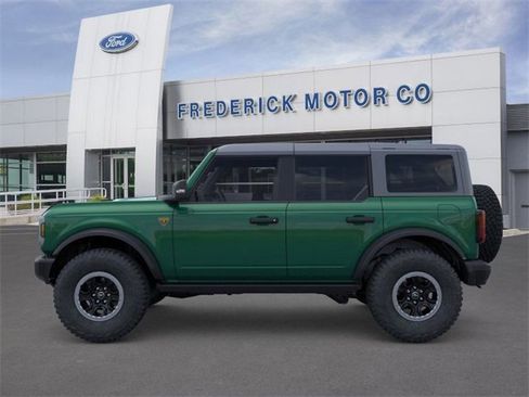 New 2025 Ford Bronco Badlands image 3