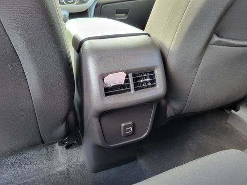 Used 2024 Chevrolet Equinox LS w/ LS Convenience Package image 15