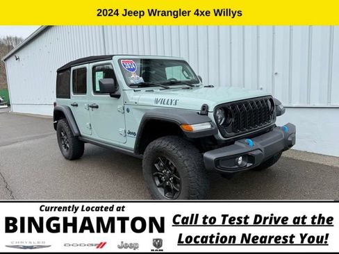 Used 2024 Jeep Wrangler Unlimited AWD/4WD image 2