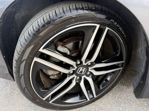 Used 2017 Honda Accord Touring image 22