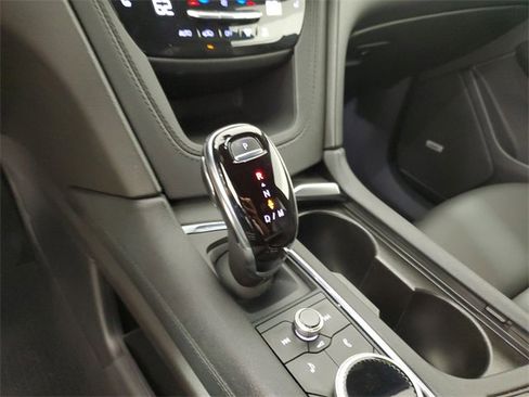 Used 2022 Cadillac XT6 Luxury image 31