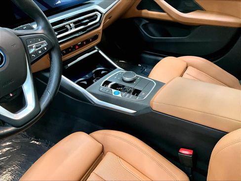 Used 2024 BMW i4 eDrive35 w/ Premium Package RWD image 19