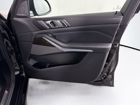 Used 2023 BMW X7 xDrive40i image 27