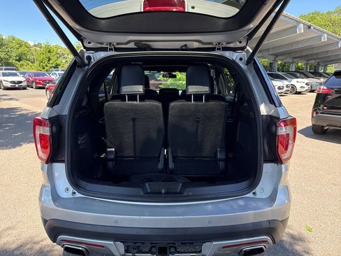 Used 2017 Ford Explorer Platinum image 28