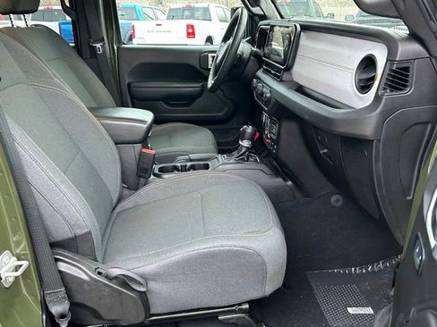 Used 2024 Jeep Wrangler Unlimited image 16