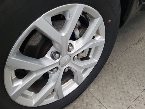 Used 2023 Jeep Grand Cherokee Limited image 31