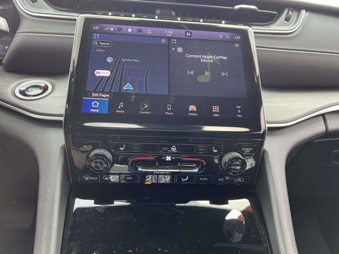 Used 2025 Jeep Grand Cherokee L Limited image 30