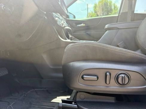 Used 2020 Chevrolet Equinox LT AWD/4WD image 30