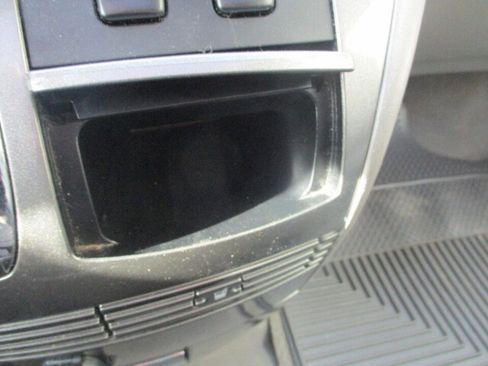 Used 2004 Toyota Sienna XLE 4 Door FWD**1 Owner/Leathe image 50