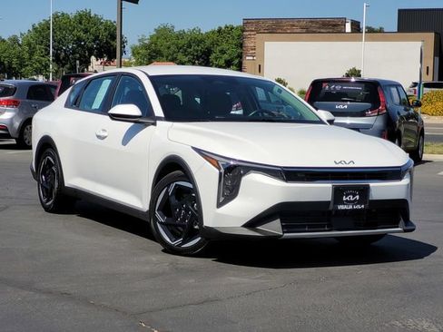 Certified 2025 Kia K4 EX FWD image 2