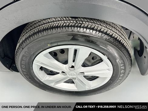 Certified 2025 Nissan Kicks Play S image 28