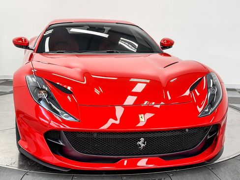 Used 2023 Ferrari 812 GTS RWD image 33